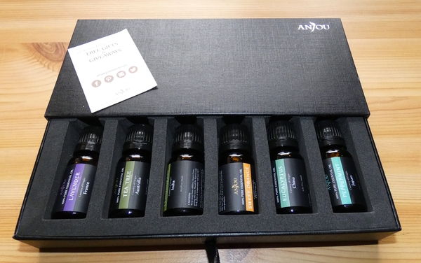 Anjou Aromatherapie Duftöl Set Verpackung teilweise geöffnet