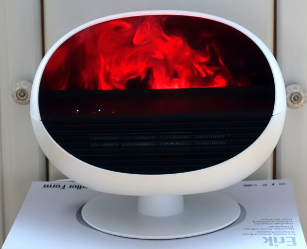 Flammenoptik des Stadler Form Erik in roter Beleuchtung