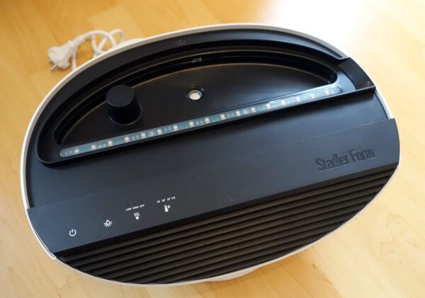 Innenansicht des Stadler Form Erik 3-in-1 Innenansicht des Stadler Form Erik 3-in-1 mit Wassertank und LED-Leiste